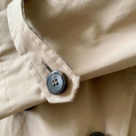 Ellen Tracy Raincoat - Size Large, EUC - Picture 6 of 12